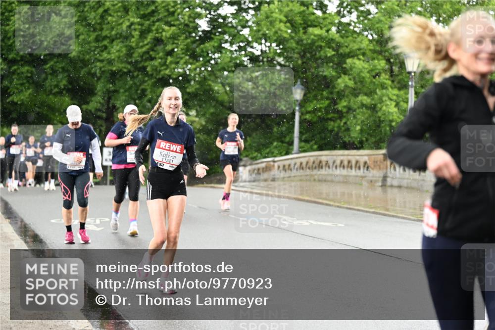 14.06.2026 - REWE Women's Run Dr. Thomas Lammeyer http://msf.ph/oto/9770923 14.06.2026 09:48:41 Laufen 11521, 57 meine-sportfotos.de
