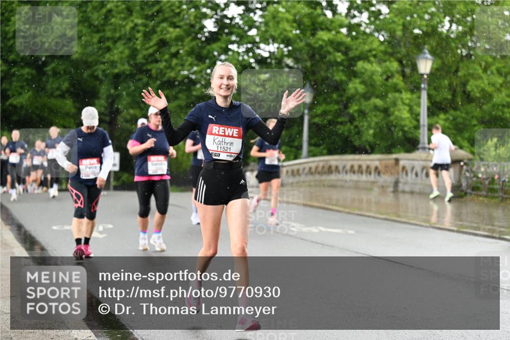 14.06.2026 - REWE Women's Run Dr. Thomas Lammeyer http://msf.ph/oto/9770930 14.06.2026 09:48:42 Laufen 11521, 57 meine-sportfotos.de