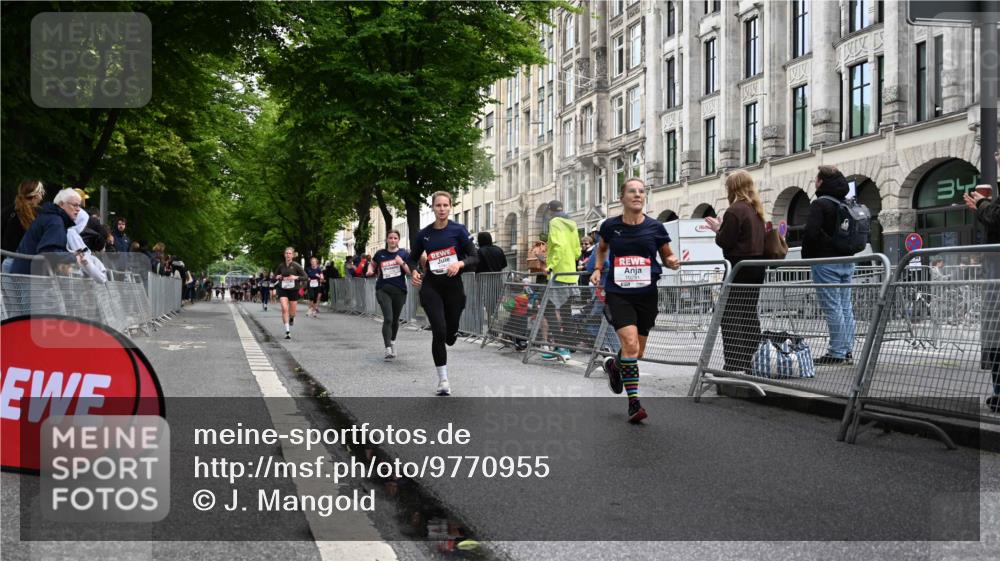 14.06.2026 - REWE Women's Run J. Mangold http://msf.ph/oto/9770955 14.06.2026 09:57:31 Ziel 10193, 10291, 10608, 11417 meine-sportfotos.de