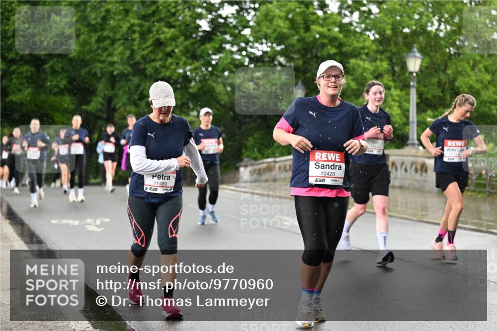 14.06.2026 - REWE Women's Run Dr. Thomas Lammeyer http://msf.ph/oto/9770960 14.06.2026 09:48:44 Laufen 11489, 10428, 11534 meine-sportfotos.de