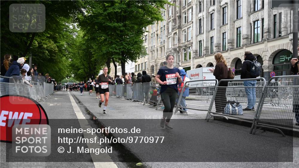 14.06.2026 - REWE Women's Run J. Mangold http://msf.ph/oto/9770977 14.06.2026 09:57:34 Ziel 10193, 10291, 10608, 11417 meine-sportfotos.de