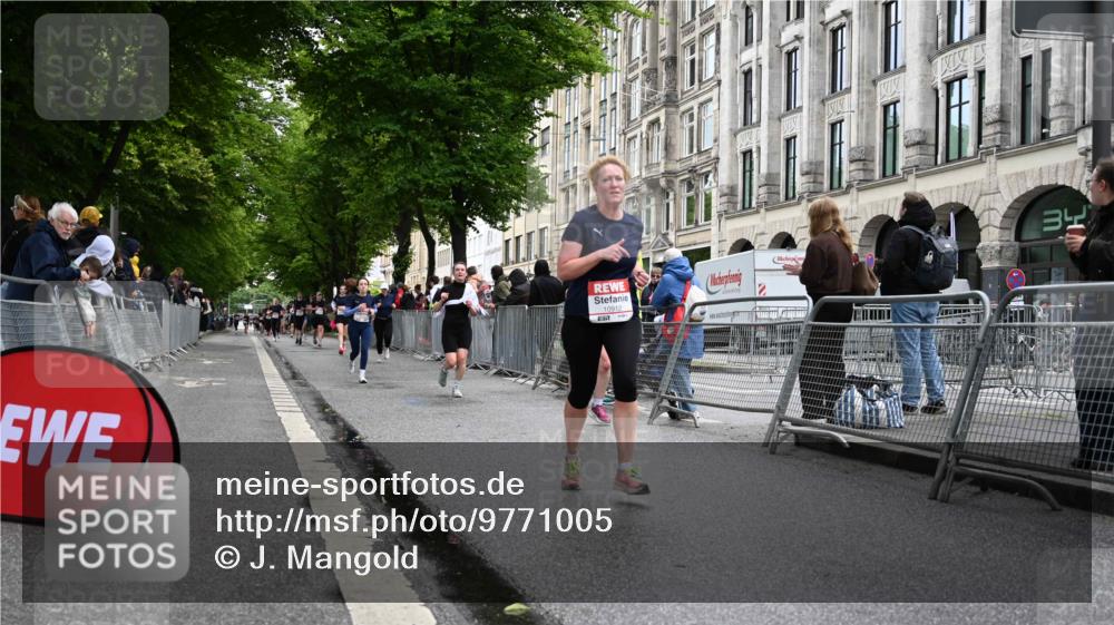 14.06.2026 - REWE Women's Run J. Mangold http://msf.ph/oto/9771005 14.06.2026 09:57:40 Ziel 10069, 10638, 10640, 10912 meine-sportfotos.de