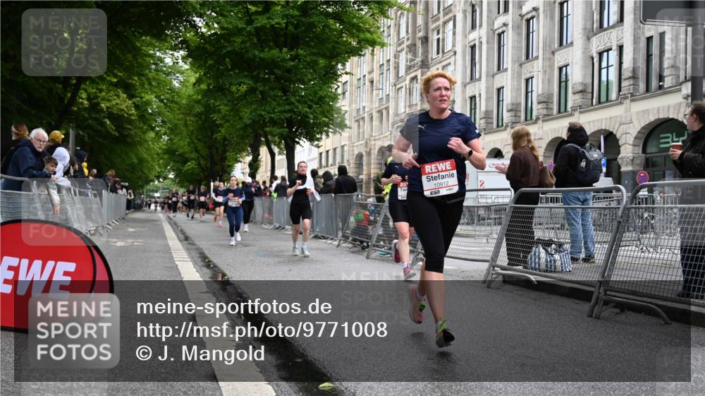 14.06.2026 - REWE Women's Run J. Mangold http://msf.ph/oto/9771008 14.06.2026 09:57:40 Ziel 10069, 10638, 10640, 10912 meine-sportfotos.de