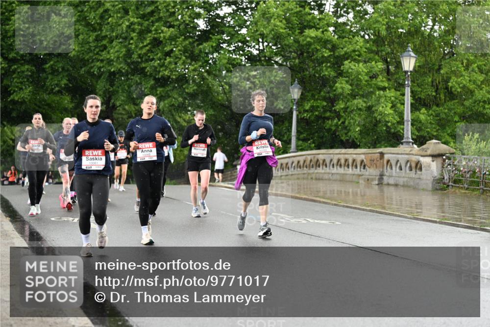 14.06.2026 - REWE Women's Run Dr. Thomas Lammeyer http://msf.ph/oto/9771017 14.06.2026 09:48:48 Laufen 10061, 10060 meine-sportfotos.de