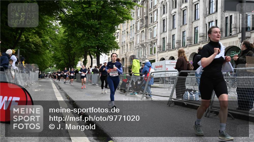 14.06.2026 - REWE Women's Run J. Mangold http://msf.ph/oto/9771020 14.06.2026 09:57:44 Ziel 10069, 10605, 10638, 10640, 10912, 11370 meine-sportfotos.de