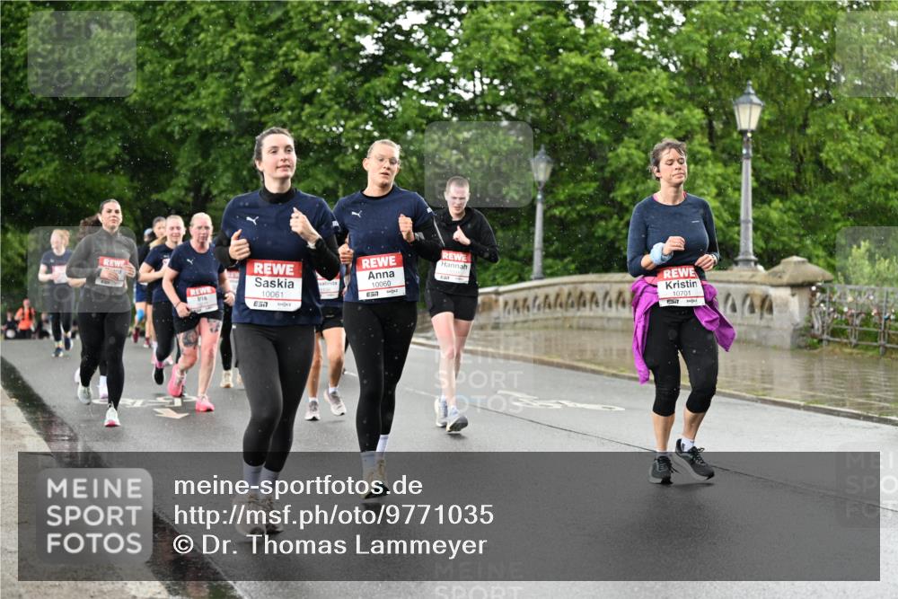 14.06.2026 - REWE Women's Run Dr. Thomas Lammeyer http://msf.ph/oto/9771035 14.06.2026 09:48:49 Laufen 10061, 57, 10060, 657, 10701, 444 meine-sportfotos.de