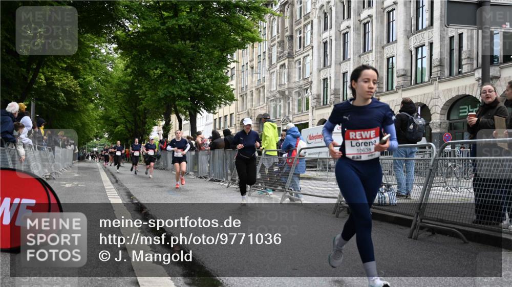 14.06.2026 - REWE Women's Run J. Mangold http://msf.ph/oto/9771036 14.06.2026 09:57:45 Ziel 10069, 10605, 10638, 10640, 10912, 10930, 11370, 11479 meine-sportfotos.de