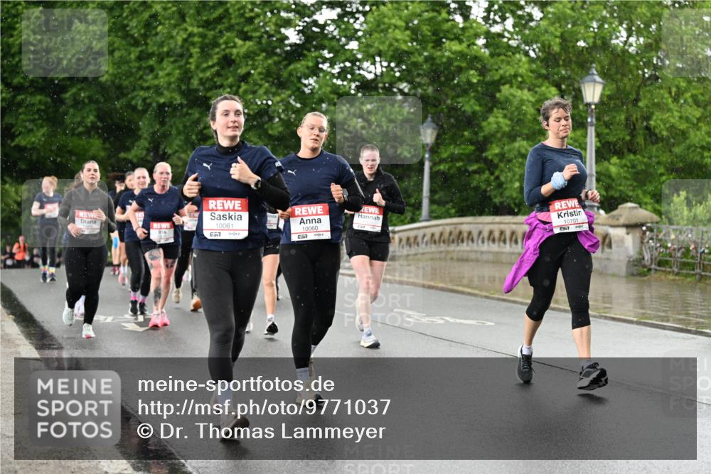 14.06.2026 - REWE Women's Run Dr. Thomas Lammeyer http://msf.ph/oto/9771037 14.06.2026 09:48:49 Laufen 10061, 7, 10060, 57, 37, 10701, 57 meine-sportfotos.de