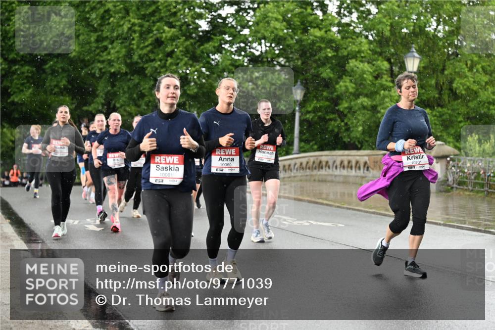14.06.2026 - REWE Women's Run Dr. Thomas Lammeyer http://msf.ph/oto/9771039 14.06.2026 09:48:49 Laufen 10061, 57, 10060, 7, 10701 meine-sportfotos.de