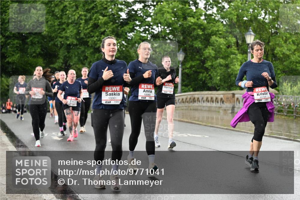 14.06.2026 - REWE Women's Run Dr. Thomas Lammeyer http://msf.ph/oto/9771041 14.06.2026 09:48:50 Laufen 10061, 7, 10060, 7, 10701 meine-sportfotos.de
