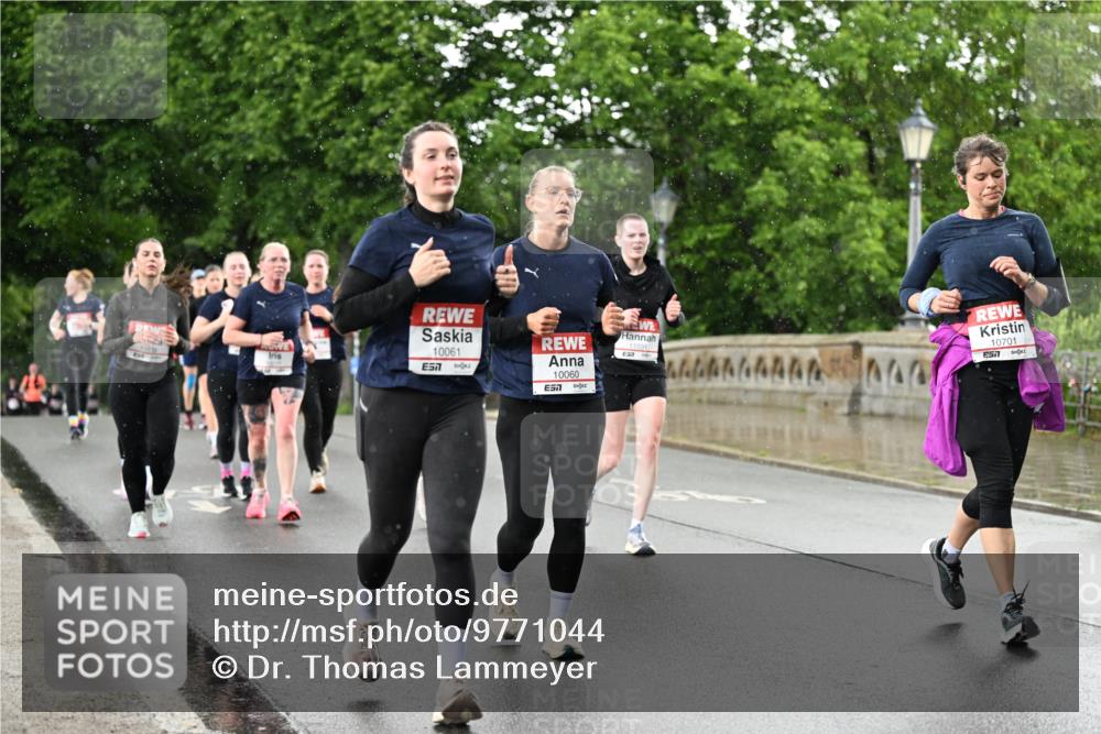 14.06.2026 - REWE Women's Run Dr. Thomas Lammeyer http://msf.ph/oto/9771044 14.06.2026 09:48:50 Laufen 10061, 7, 10060, 10701 meine-sportfotos.de