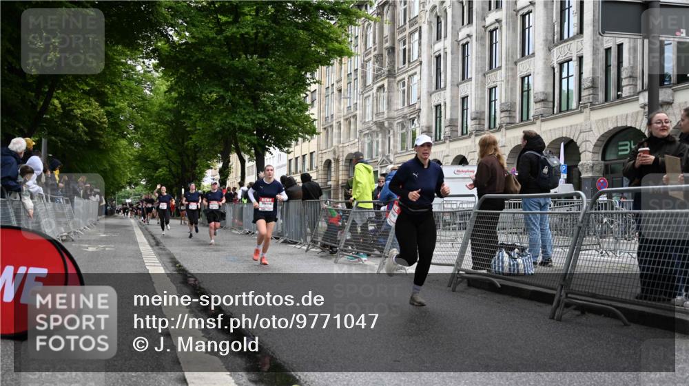 14.06.2026 - REWE Women's Run J. Mangold http://msf.ph/oto/9771047 14.06.2026 09:57:46 Ziel 10069, 10423, 10605, 10638, 10640, 10930, 11370, 11479 meine-sportfotos.de