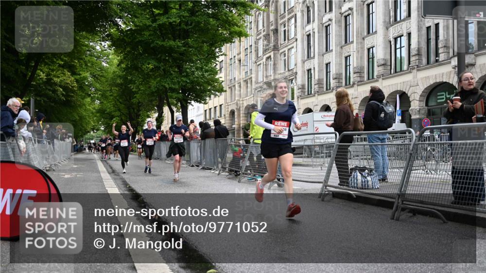 14.06.2026 - REWE Women's Run J. Mangold http://msf.ph/oto/9771052 14.06.2026 09:57:48 Ziel 10423, 10605, 10638, 10930, 11160, 11370, 11479 meine-sportfotos.de