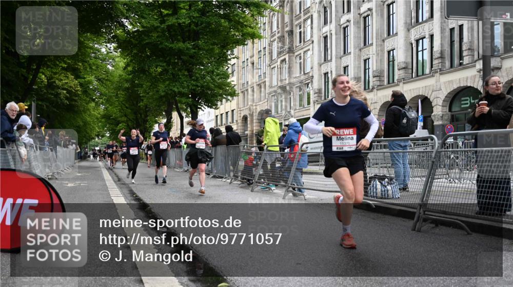 14.06.2026 - REWE Women's Run J. Mangold http://msf.ph/oto/9771057 14.06.2026 09:57:48 Ziel 10423, 10605, 10638, 10930, 11160, 11370, 11479 meine-sportfotos.de