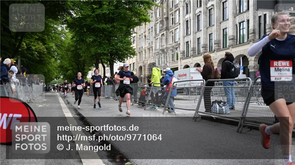 14.06.2026 - REWE Women's Run J. Mangold http://msf.ph/oto/9771064 14.06.2026 09:57:49 Ziel 10423, 10605, 10638, 10930, 11160, 11370, 11479 meine-sportfotos.de