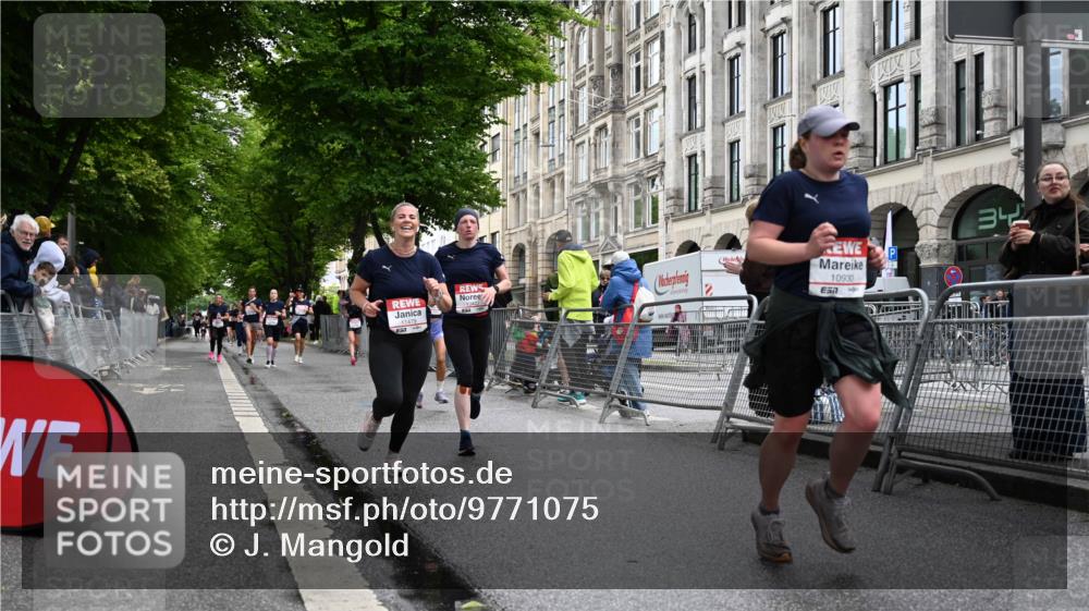 14.06.2026 - REWE Women's Run J. Mangold http://msf.ph/oto/9771075 14.06.2026 09:57:51 Ziel 10338, 10423, 10605, 10930, 11160, 11240, 11370, 11479 meine-sportfotos.de