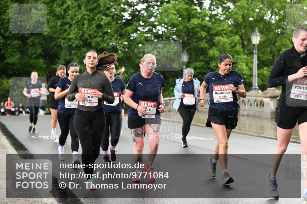 14.06.2026 - REWE Women's Run Dr. Thomas Lammeyer http://msf.ph/oto/9771084 14.06.2026 09:48:52 Laufen 9939, 11363, 57, 57, 0271, 11156, 57, 4404, 11031, 7, 8 meine-sportfotos.de