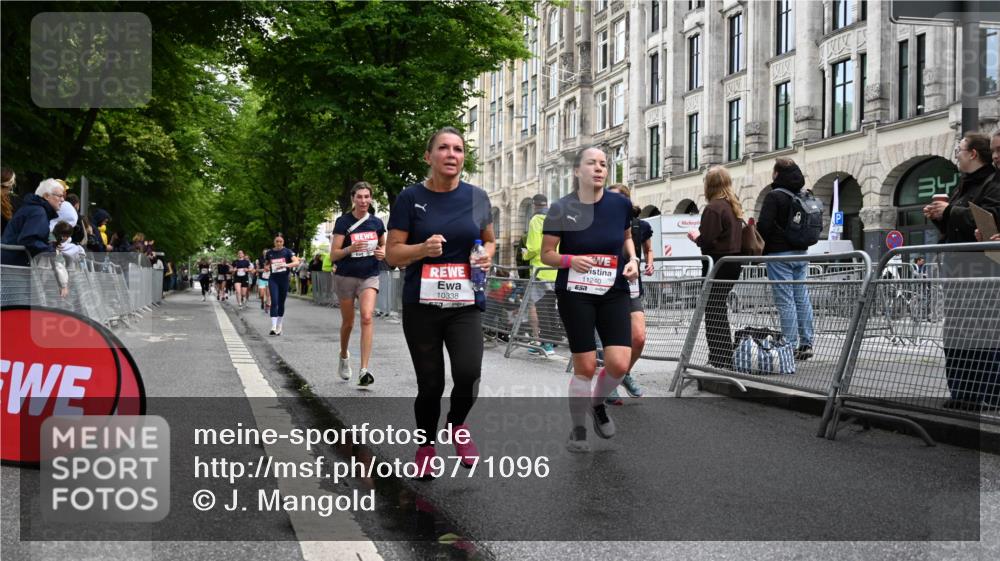 14.06.2026 - REWE Women's Run J. Mangold http://msf.ph/oto/9771096 14.06.2026 09:57:57 Ziel 10338, 10552, 10706, 11095, 11160, 11240, 11248, 11528 meine-sportfotos.de