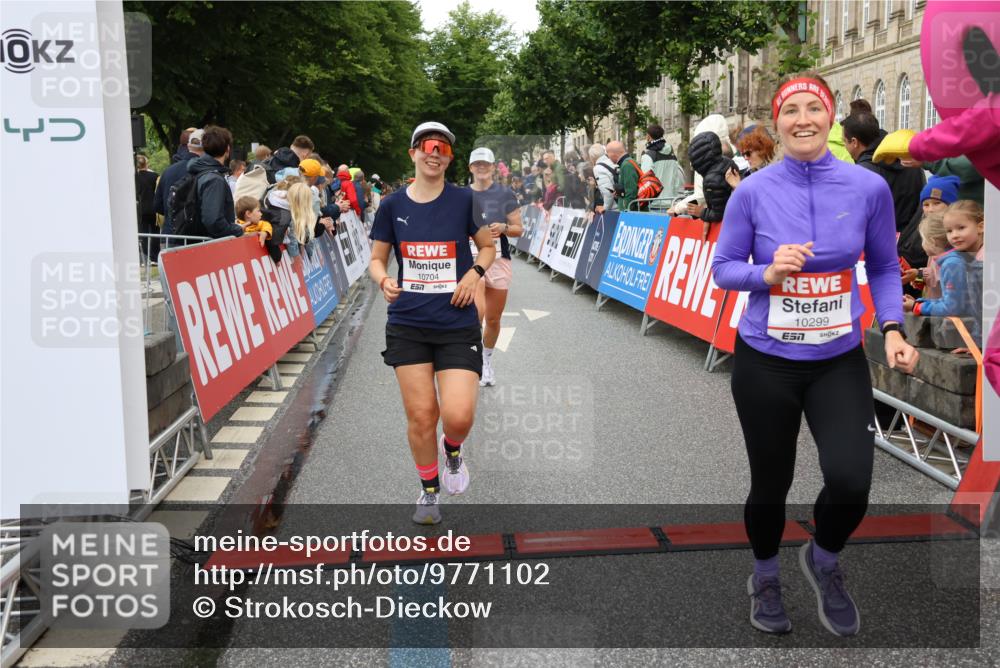 14.06.2026 - REWE Women's Run Strokosch-Dieckow http://msf.ph/oto/9771102 14.06.2026 09:54:33 Ziel 10063, 10235, 10299, 10440, 10704, 10806 meine-sportfotos.de