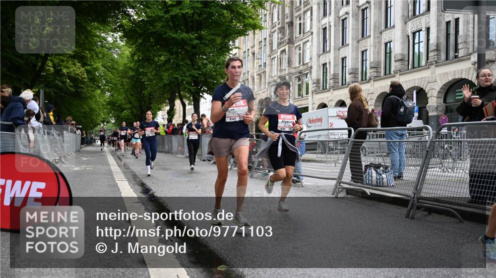 14.06.2026 - REWE Women's Run J. Mangold http://msf.ph/oto/9771103 14.06.2026 09:57:58 Ziel 10338, 10552, 10706, 11095, 11240, 11248, 11528 meine-sportfotos.de