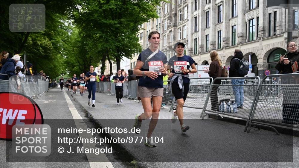 14.06.2026 - REWE Women's Run J. Mangold http://msf.ph/oto/9771104 14.06.2026 09:57:58 Ziel 10338, 10552, 10706, 11095, 11240, 11248, 11528 meine-sportfotos.de