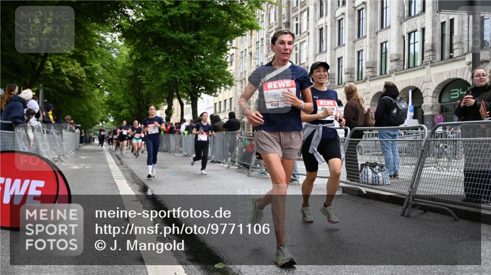 14.06.2026 - REWE Women's Run J. Mangold http://msf.ph/oto/9771106 14.06.2026 09:57:59 Ziel 10338, 10552, 10706, 11095, 11240, 11248, 11528 meine-sportfotos.de