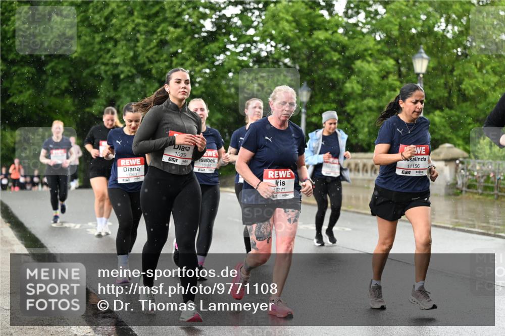 14.06.2026 - REWE Women's Run Dr. Thomas Lammeyer http://msf.ph/oto/9771108 14.06.2026 09:48:52 Laufen 7, 11363, 657, 10939, 106, 7, 57, 0271, 11156 meine-sportfotos.de
