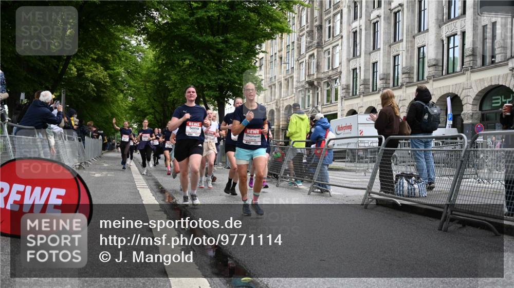 14.06.2026 - REWE Women's Run J. Mangold http://msf.ph/oto/9771114 14.06.2026 09:58:05 Ziel 10031, 10033, 10034, 10067, 10133, 10134, 10344, 10492, 10590, 10636, 10875, 10895, 11046, 11095, 11155, 11248, 11307, 11309, 11325, 11343, 11533 meine-sportfotos.de