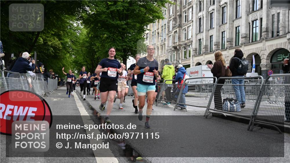 14.06.2026 - REWE Women's Run J. Mangold http://msf.ph/oto/9771115 14.06.2026 09:58:05 Ziel 10031, 10033, 10034, 10067, 10133, 10134, 10344, 10492, 10590, 10636, 10875, 10895, 11046, 11095, 11155, 11248, 11307, 11309, 11325, 11343, 11533 meine-sportfotos.de