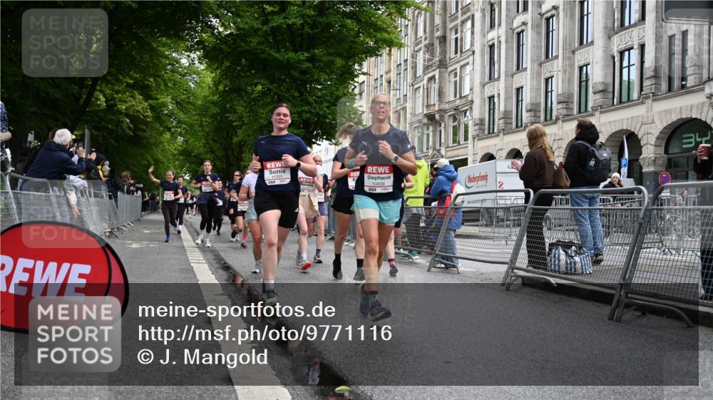 14.06.2026 - REWE Women's Run J. Mangold http://msf.ph/oto/9771116 14.06.2026 09:58:05 Ziel 10031, 10033, 10034, 10067, 10133, 10134, 10344, 10492, 10590, 10636, 10875, 10895, 11046, 11095, 11155, 11248, 11307, 11309, 11325, 11343, 11533 meine-sportfotos.de