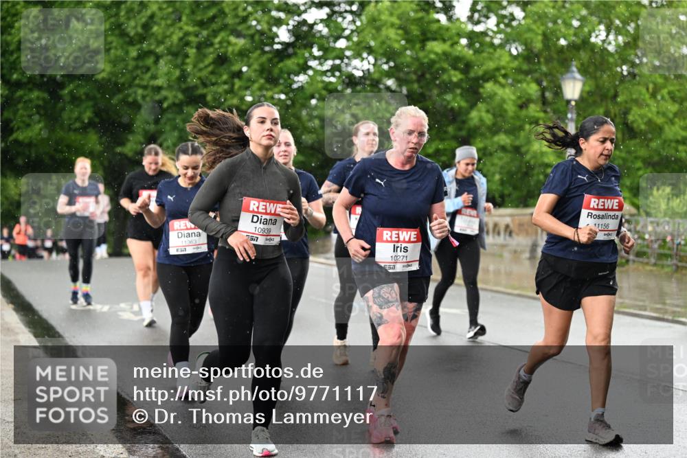 14.06.2026 - REWE Women's Run Dr. Thomas Lammeyer http://msf.ph/oto/9771117 14.06.2026 09:48:52 Laufen 11363, 10939, 10271, 7, 11156 meine-sportfotos.de