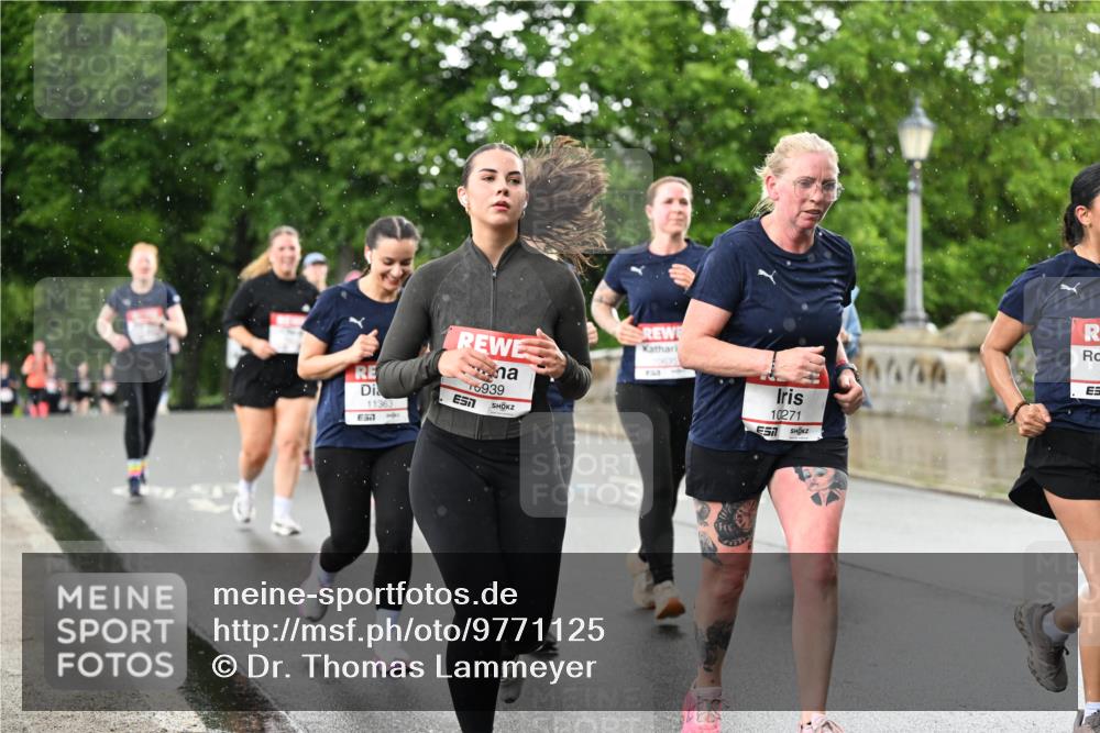 14.06.2026 - REWE Women's Run Dr. Thomas Lammeyer http://msf.ph/oto/9771125 14.06.2026 09:48:53 Laufen 11363, 6939, 10625, 10271 meine-sportfotos.de