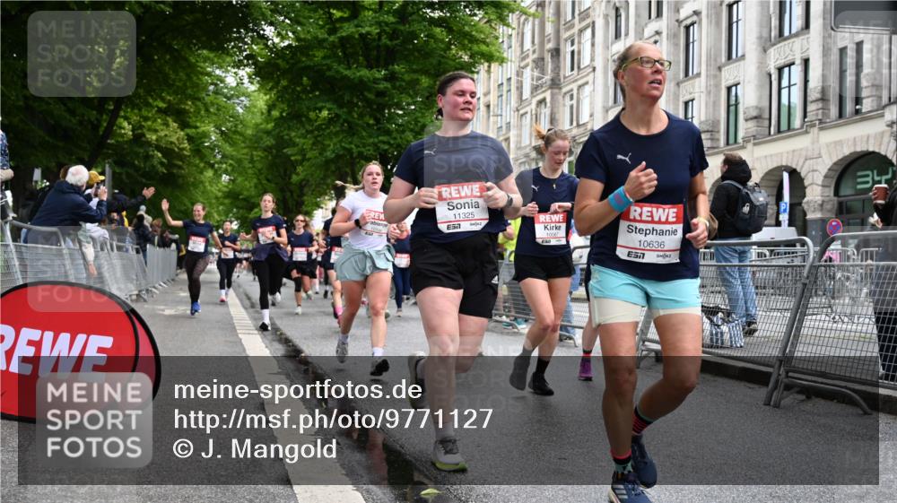 14.06.2026 - REWE Women's Run J. Mangold http://msf.ph/oto/9771127 14.06.2026 09:58:06 Ziel 10031, 10033, 10034, 10067, 10092, 10133, 10134, 10344, 10492, 10590, 10636, 10875, 10895, 11046, 11155, 11307, 11309, 11325, 11343, 11386, 11533 meine-sportfotos.de