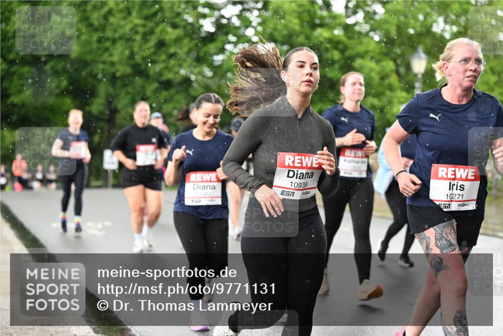14.06.2026 - REWE Women's Run Dr. Thomas Lammeyer http://msf.ph/oto/9771131 14.06.2026 09:48:53 Laufen 11363, 10939, 10271, 51 meine-sportfotos.de