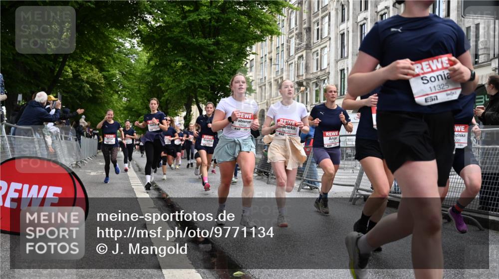 14.06.2026 - REWE Women's Run J. Mangold http://msf.ph/oto/9771134 14.06.2026 09:58:07 Ziel 10031, 10033, 10034, 10067, 10092, 10133, 10134, 10344, 10492, 10590, 10636, 10659, 10875, 10895, 11046, 11155, 11307, 11309, 11325, 11343, 11386, 11533 meine-sportfotos.de