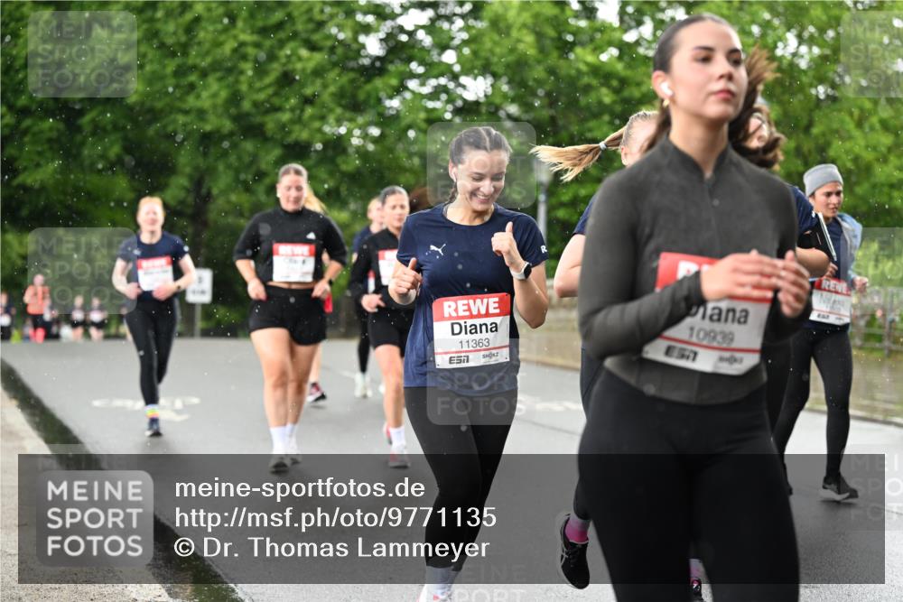 14.06.2026 - REWE Women's Run Dr. Thomas Lammeyer http://msf.ph/oto/9771135 14.06.2026 09:48:53 Laufen 11363, 10939 meine-sportfotos.de