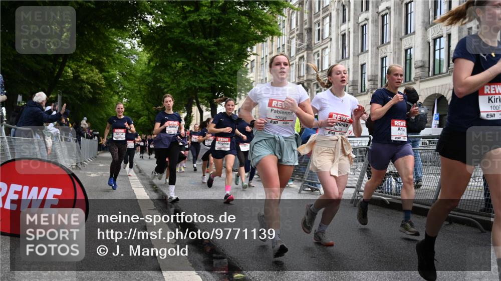14.06.2026 - REWE Women's Run J. Mangold http://msf.ph/oto/9771139 14.06.2026 09:58:07 Ziel 10031, 10033, 10034, 10067, 10092, 10133, 10134, 10344, 10492, 10590, 10636, 10659, 10875, 10895, 11046, 11155, 11307, 11309, 11325, 11343, 11386, 11533 meine-sportfotos.de