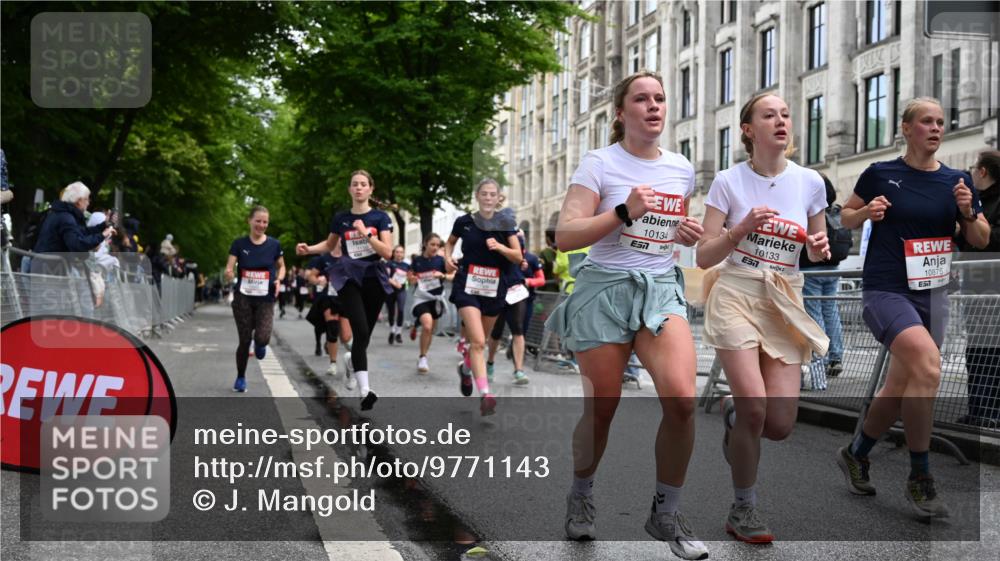 14.06.2026 - REWE Women's Run J. Mangold http://msf.ph/oto/9771143 14.06.2026 09:58:08 Ziel 10031, 10033, 10034, 10067, 10092, 10133, 10134, 10344, 10492, 10590, 10636, 10659, 10875, 10895, 10934, 11046, 11155, 11307, 11309, 11325, 11343, 11386, 11533 meine-sportfotos.de