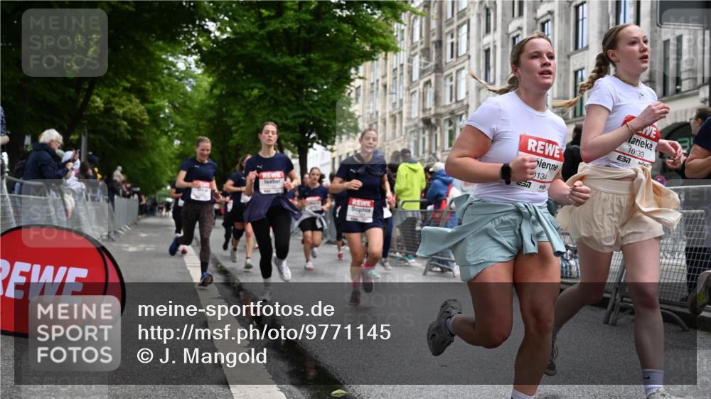 14.06.2026 - REWE Women's Run J. Mangold http://msf.ph/oto/9771145 14.06.2026 09:58:08 Ziel 10031, 10033, 10034, 10067, 10092, 10133, 10134, 10344, 10492, 10590, 10636, 10659, 10875, 10895, 10934, 11046, 11155, 11307, 11309, 11325, 11343, 11386, 11533 meine-sportfotos.de