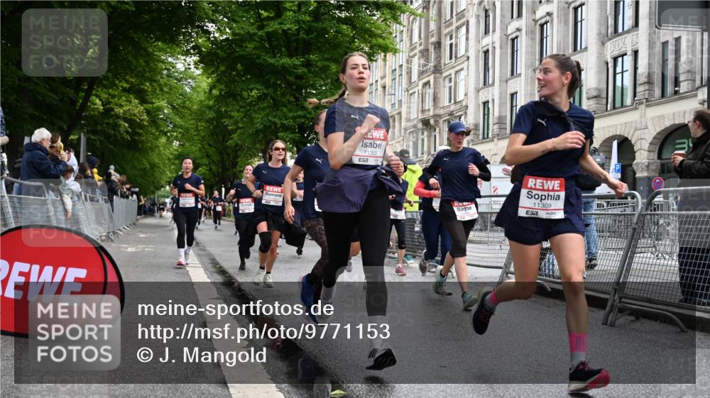14.06.2026 - REWE Women's Run J. Mangold http://msf.ph/oto/9771153 14.06.2026 09:58:09 Ziel 10031, 10033, 10034, 10067, 10092, 10133, 10134, 10344, 10492, 10590, 10636, 10659, 10875, 10895, 10934, 11046, 11155, 11307, 11309, 11325, 11343, 11386, 11533 meine-sportfotos.de