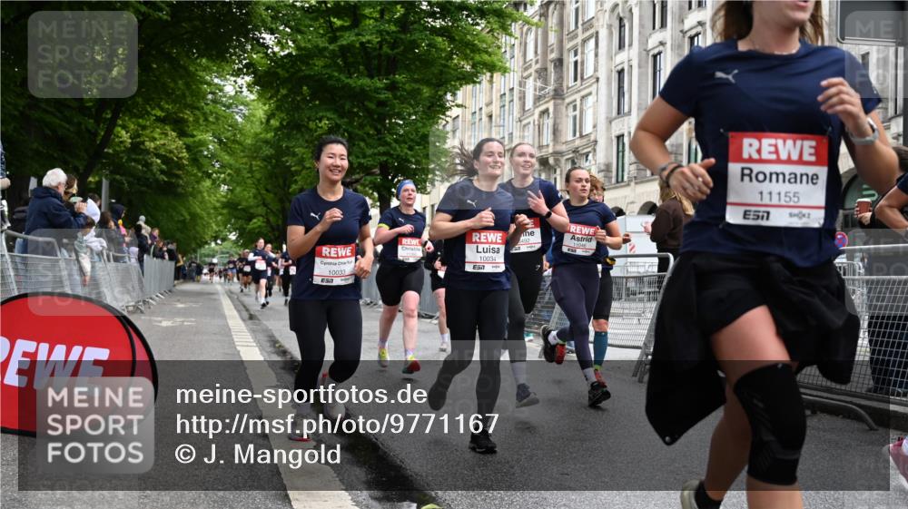 14.06.2026 - REWE Women's Run J. Mangold http://msf.ph/oto/9771167 14.06.2026 09:58:11 Ziel 10031, 10033, 10034, 10067, 10092, 10133, 10134, 10341, 10344, 10492, 10590, 10659, 10811, 10875, 10895, 10934, 11046, 11155, 11307, 11309, 11332, 11343, 11386, 11533 meine-sportfotos.de