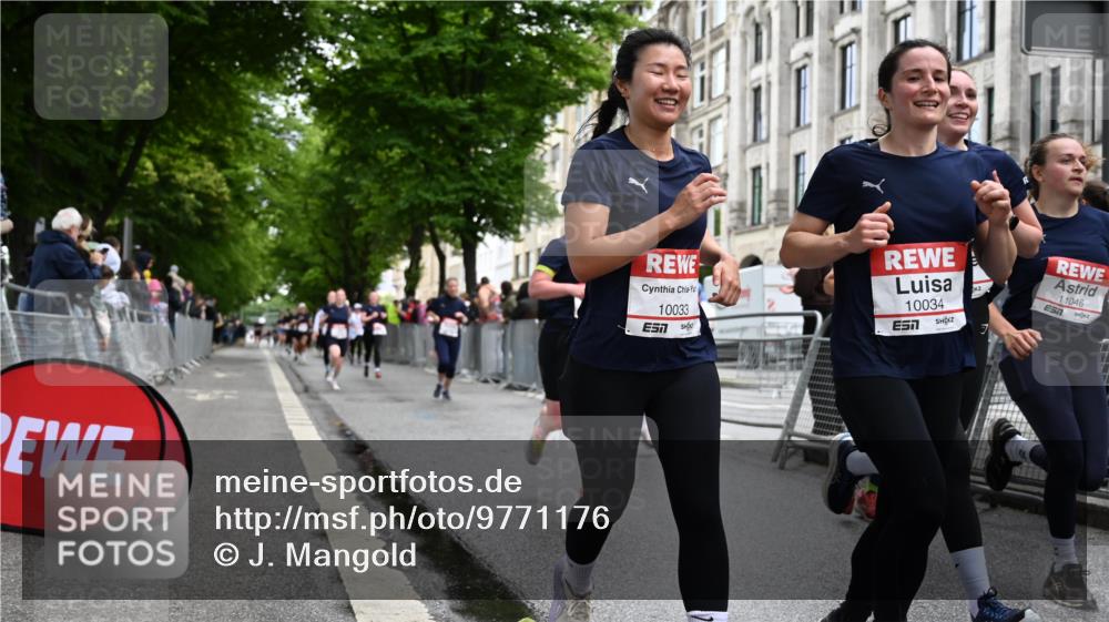 14.06.2026 - REWE Women's Run J. Mangold http://msf.ph/oto/9771176 14.06.2026 09:58:12 Ziel 10033, 10034, 10092, 10133, 10341, 10344, 10492, 10590, 10659, 10811, 10895, 10934, 11046, 11155, 11307, 11309, 11332, 11343, 11386, 11533 meine-sportfotos.de