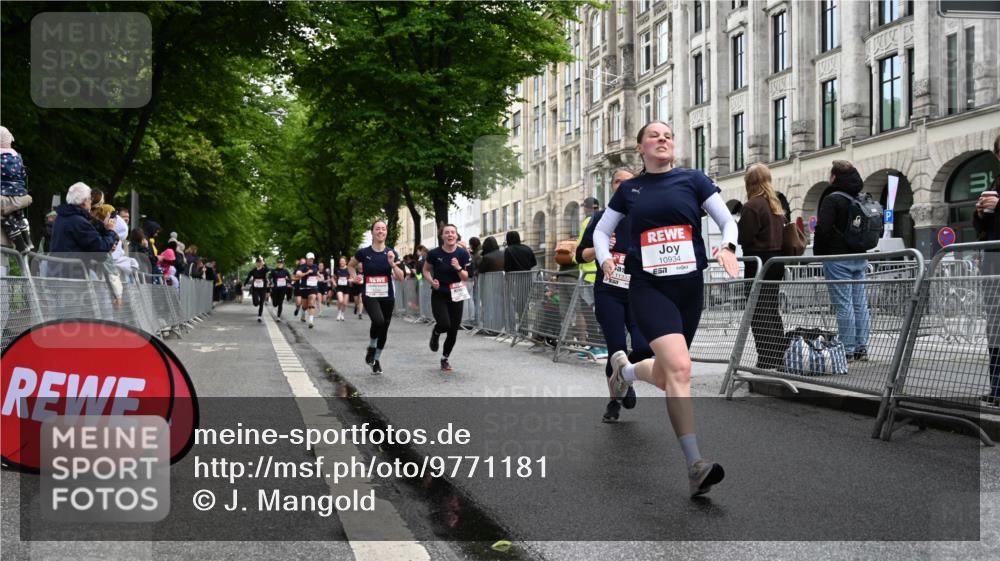 14.06.2026 - REWE Women's Run J. Mangold http://msf.ph/oto/9771181 14.06.2026 09:58:15 Ziel 10033, 10034, 10092, 10341, 10492, 10659, 10661, 10811, 10934, 10937, 11046, 11332, 11343, 11386, 11411, 11477 meine-sportfotos.de