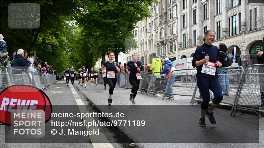 14.06.2026 - REWE Women's Run J. Mangold http://msf.ph/oto/9771189 14.06.2026 09:58:15 Ziel 10033, 10034, 10092, 10341, 10492, 10659, 10661, 10811, 10934, 10937, 11046, 11332, 11343, 11386, 11411, 11477 meine-sportfotos.de