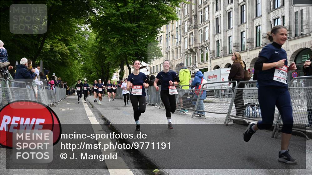 14.06.2026 - REWE Women's Run J. Mangold http://msf.ph/oto/9771191 14.06.2026 09:58:15 Ziel 10033, 10034, 10092, 10341, 10492, 10659, 10661, 10811, 10934, 10937, 11046, 11332, 11343, 11386, 11411, 11477 meine-sportfotos.de