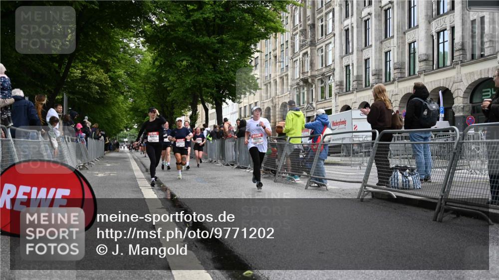 14.06.2026 - REWE Women's Run J. Mangold http://msf.ph/oto/9771202 14.06.2026 09:58:18 Ziel 10054, 10056, 10341, 10427, 10661, 10680, 10811, 10934, 10937, 11332, 11411, 11477 meine-sportfotos.de