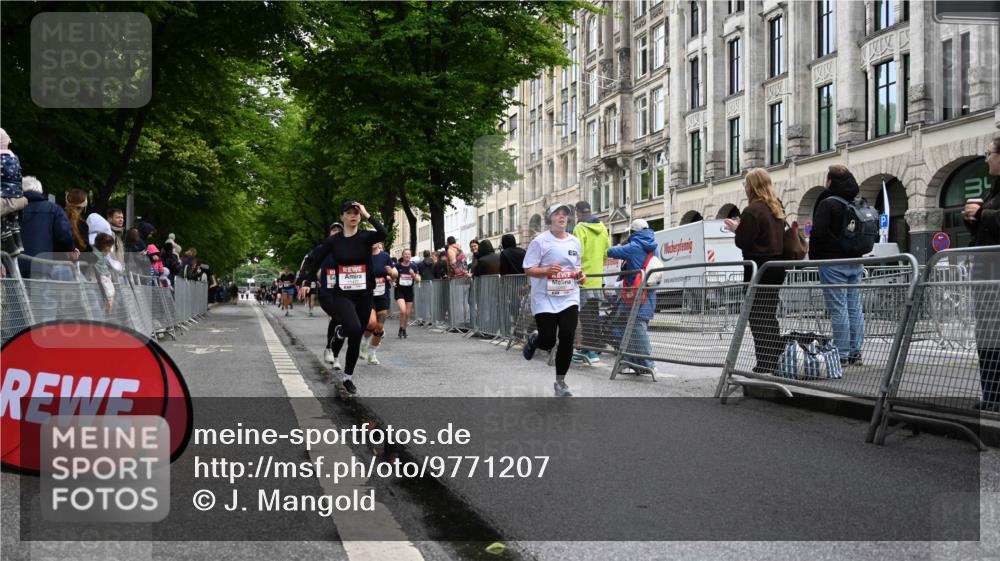 14.06.2026 - REWE Women's Run J. Mangold http://msf.ph/oto/9771207 14.06.2026 09:58:18 Ziel 10054, 10056, 10341, 10427, 10661, 10680, 10811, 10934, 10937, 11332, 11411, 11477 meine-sportfotos.de