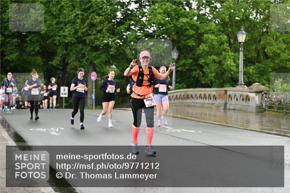 14.06.2026 - REWE Women's Run Dr. Thomas Lammeyer http://msf.ph/oto/9771212 14.06.2026 09:49:06 Laufen 10284, 444 meine-sportfotos.de