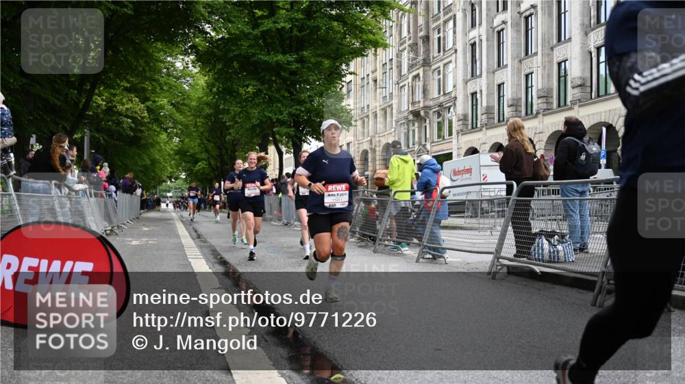 14.06.2026 - REWE Women's Run J. Mangold http://msf.ph/oto/9771226 14.06.2026 09:58:20 Ziel 10054, 10056, 10341, 10427, 10661, 10680, 10811, 10937, 11332, 11411, 11477 meine-sportfotos.de