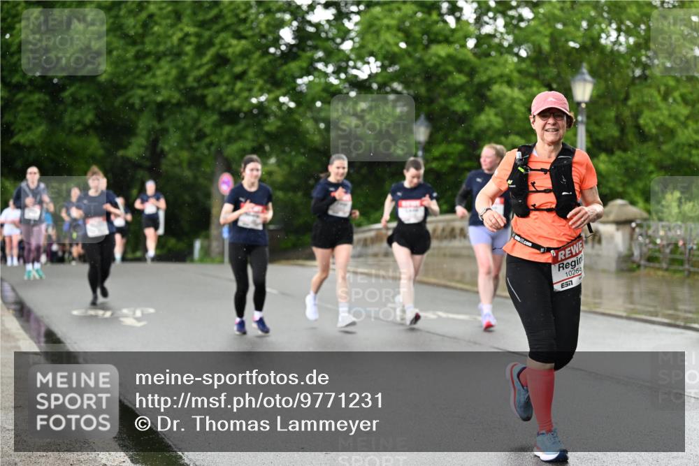 14.06.2026 - REWE Women's Run Dr. Thomas Lammeyer http://msf.ph/oto/9771231 14.06.2026 09:49:07 Laufen 800, 10284, 57 meine-sportfotos.de